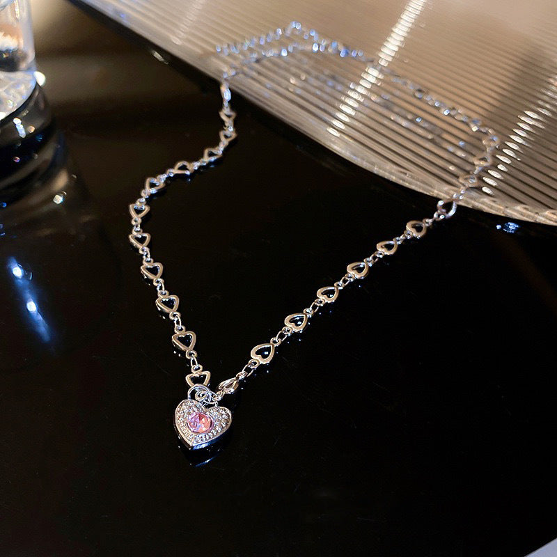 Pink love zircon necklace Female 2023 new light luxury niche net red collarbone chain temperament sweet choker
